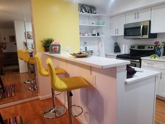 5th image of 4413 Pembrook Village Dr #105