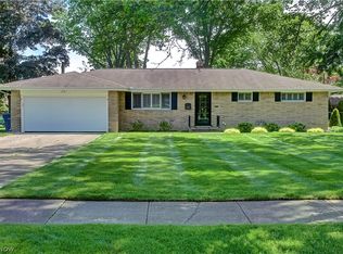 5265 Evergreen Dr, North Olmsted, OH 44070