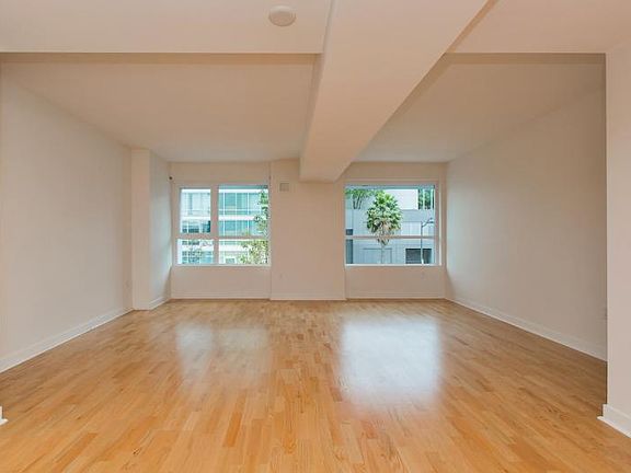 3rd image of 330 Berry St Unit 202