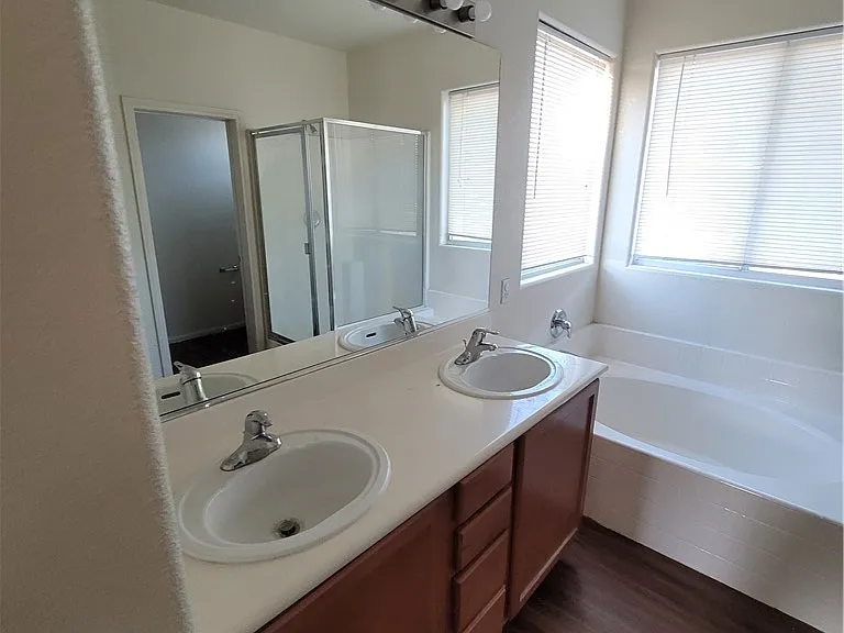 731 Emerald Idol Pl — Photo 70
