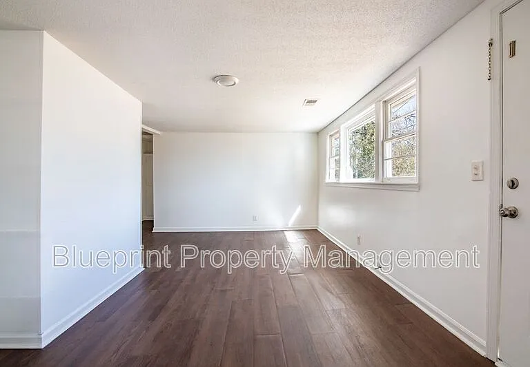 119 Wheeler Dr — Photo 16