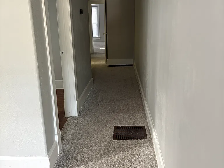 652 E 54th St #652 — Photo 9