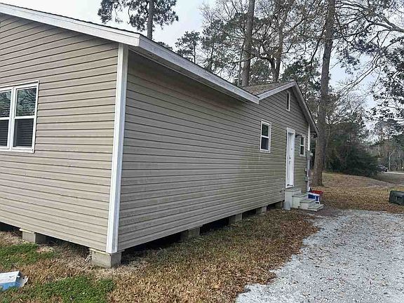 3rd image of 10848 Sandy Ln