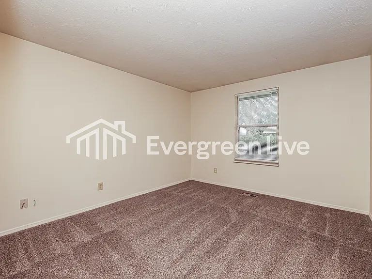 6240 Greenfield Way — Photo 10