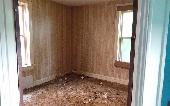2nd image of 3618 Alberta St