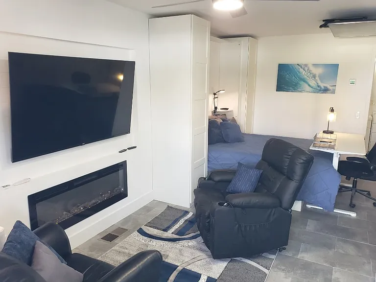 237 S Clementine St #8 — Photo 2
