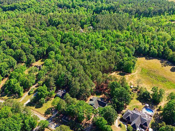 5th image of 417 Sessions Rd