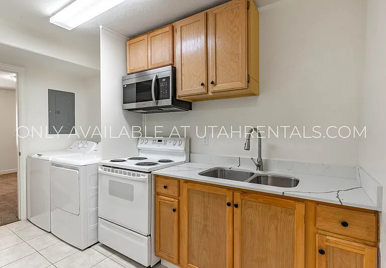 692 E 180 N — Photo 22