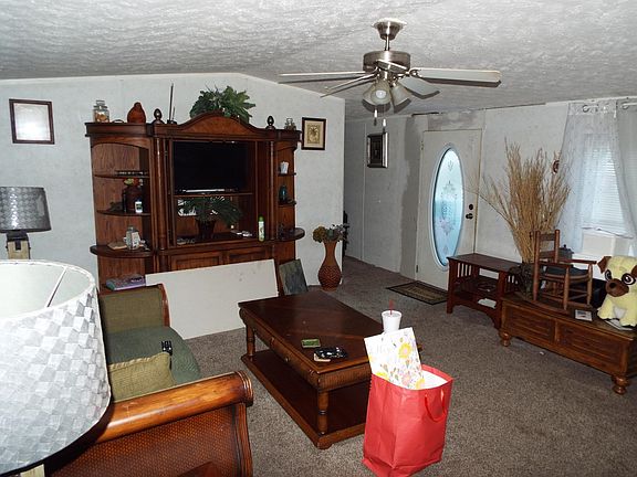 2nd image of 305 Cherokee Dr