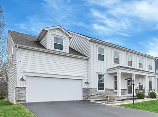 636 Kelburn Ln, Pickerington, OH