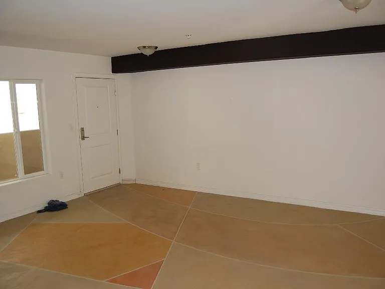 Walkable Beverly Grove Townhomes — Photo 4