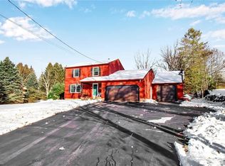 701 Girdle Rd, East Aurora, NY 14052