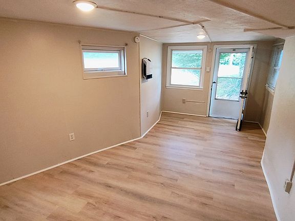 2nd image of 1137 Valley Ave SW #3C