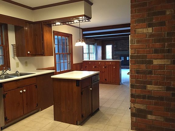 3rd image of 19238 Orchard Heights Dr