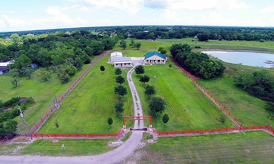 1st image of 8217 Deats Ln