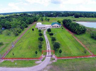 8217 Deats Ln, Dickinson, TX 77539