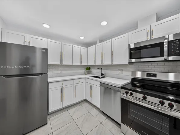 3001 S Course Dr APT 105, Pompano Beach, FL 33069