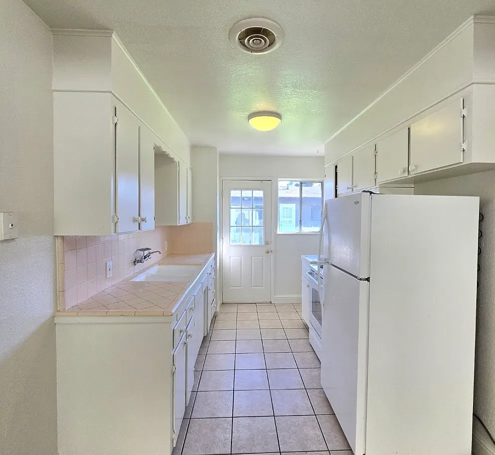 2 bed, 575 sqft, $1,350 — Photo 3
