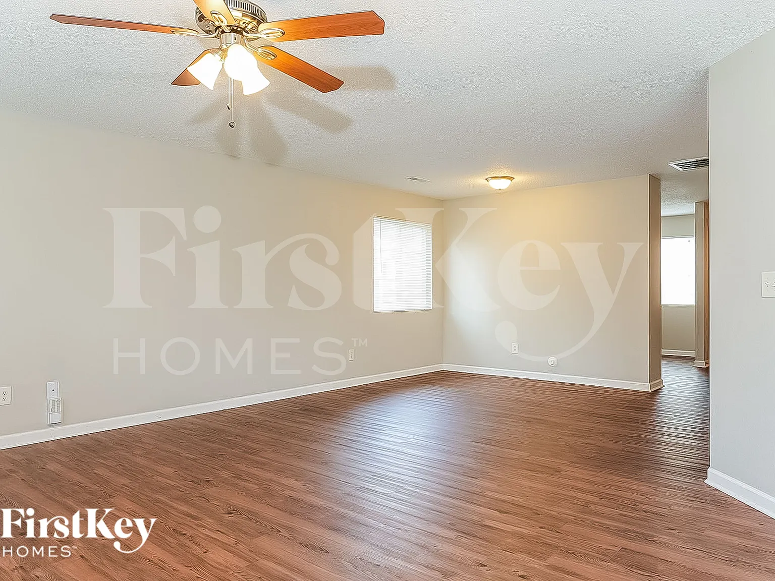 4 bed, 2.5 bath, 2442 sqft, $2,075 — Photo 3