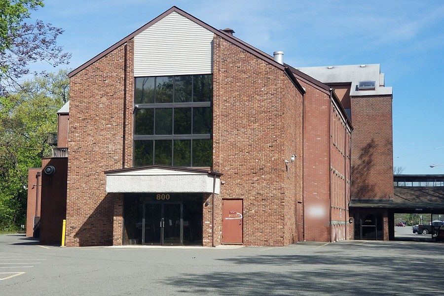 2nd image of 800 Bloomfield Ave APT 205