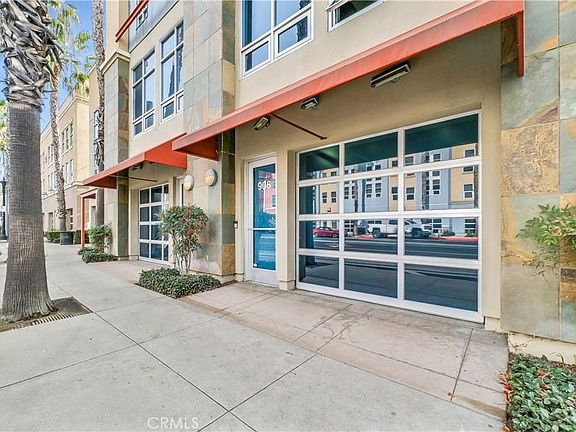 3rd image of 906 E Santa Ana Blvd
