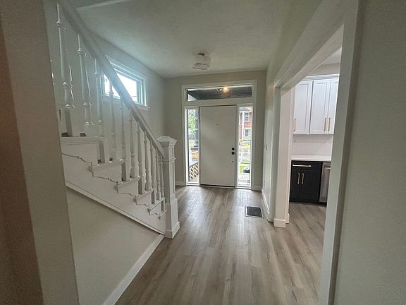 2nd image of 4667 Hamilton Ave #4