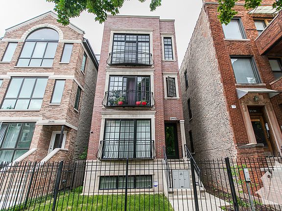 2nd image of 2442 W Walton St #3