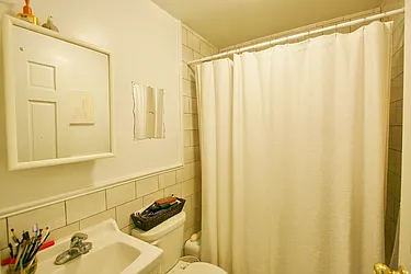 Rented by R New York