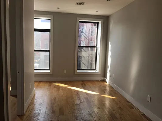 Rented by Premier Metro Realty Corp | media 28