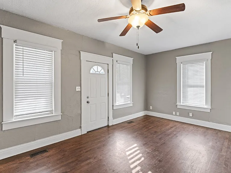 9436 Haskins St — Photo 3