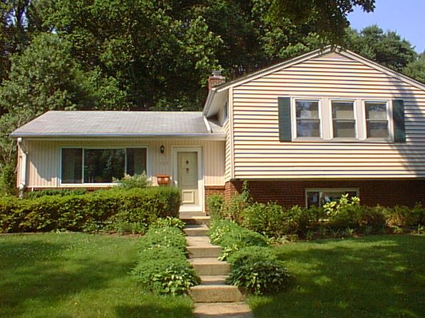 1705 Woodman Ave
