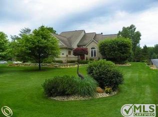 4429 Coastal Pkwy, White Lake, MI 48386