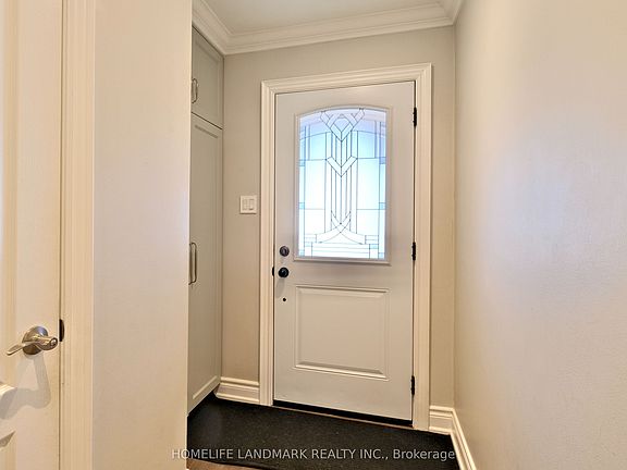 3rd image of 109 Tangmere Cres