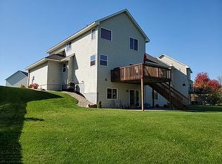1127 Horseshoe Ln SE, New Prague, MN 56071
