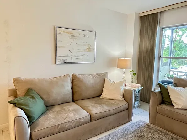 10777 W Sample Rd APT 209, Coral Springs, FL 33065