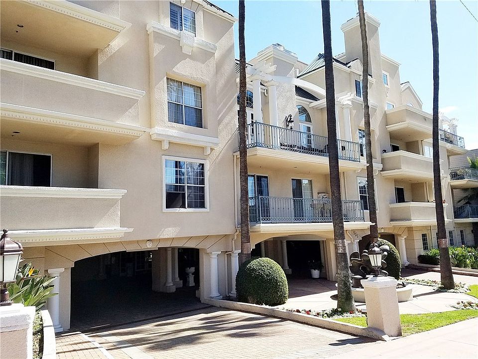 1st image of 930 N Doheny Dr APT 303