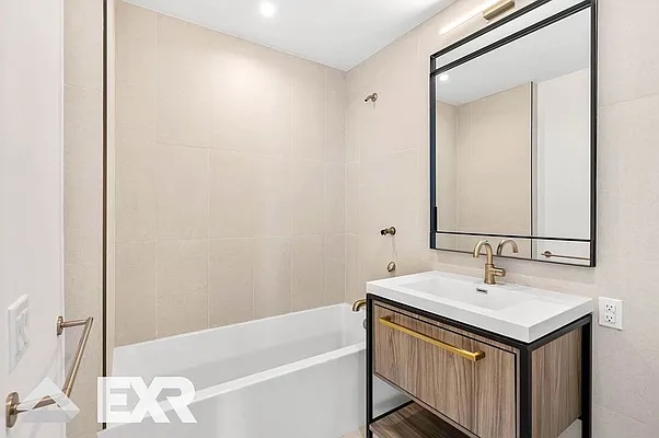 Rented by EXR | media 11