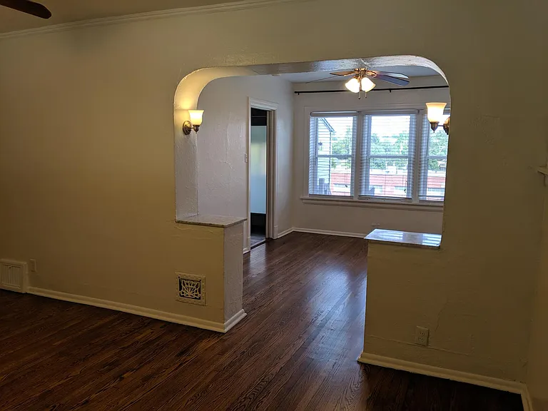 2500 Sulphur Ave — Photo 10
