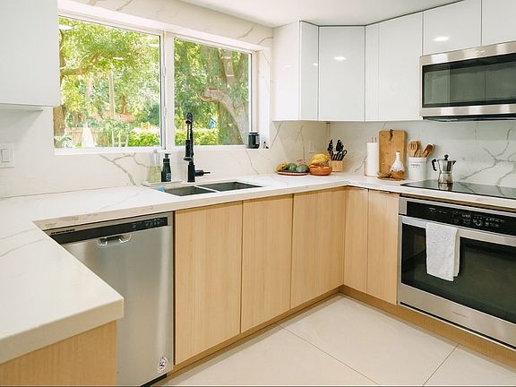 2nd image of 365 NE 87th St #365