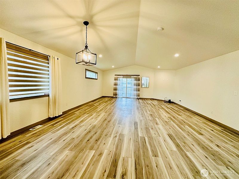 3rd image of 519 7th Avenue NW