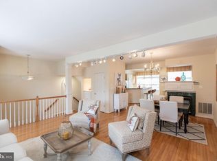 2931 Saxon Flowers Dr, Fairfax, VA 22031