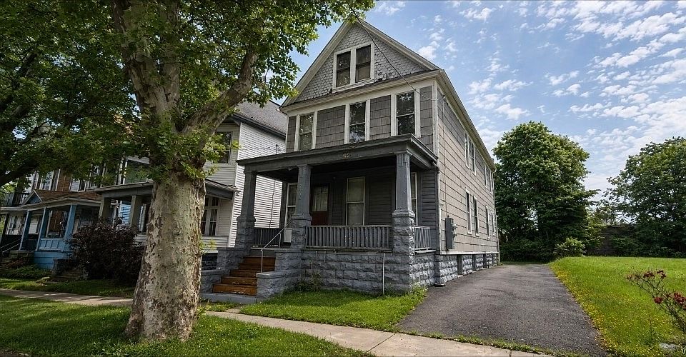 2nd image of 251 Moselle St