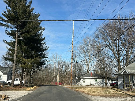 4th image of 124 Edwards St
