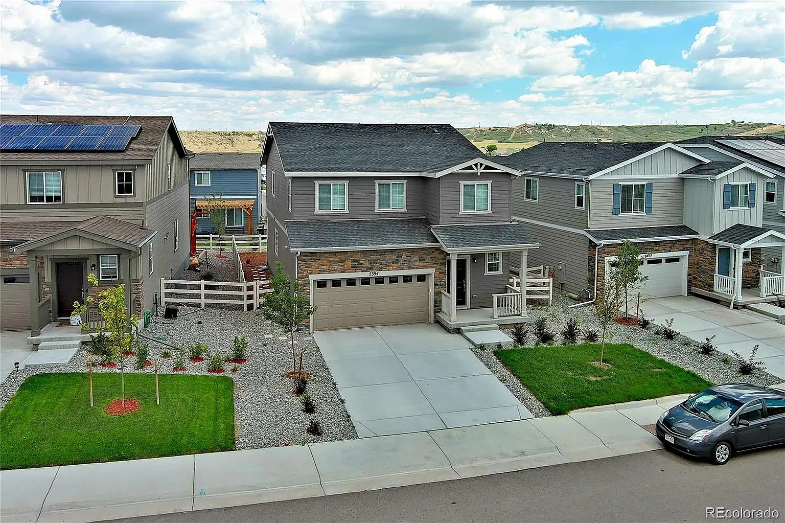 5 bed, 2216 sqft, $3,175 — Photo 2