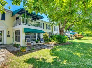 8338 Meadow Lakes Dr, Charlotte, NC