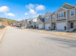 815 Stonebriar St, Simpsonville, SC 29681