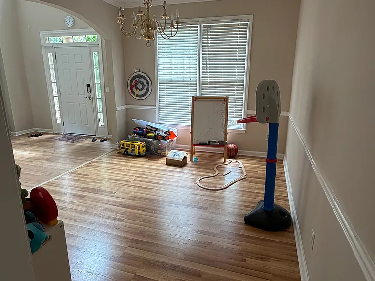 1019 Carroll Ct — Photo 5