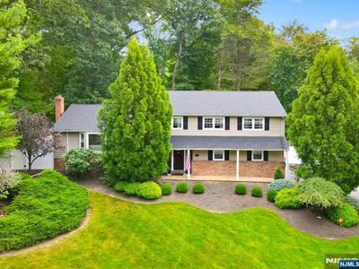 8 Lorraine Dr, Park Ridge, NJ, 07656
