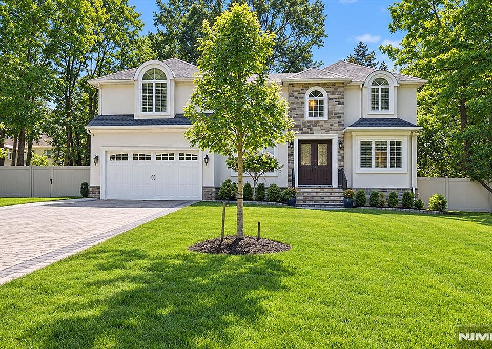 1st image of 8 Ranch Lane