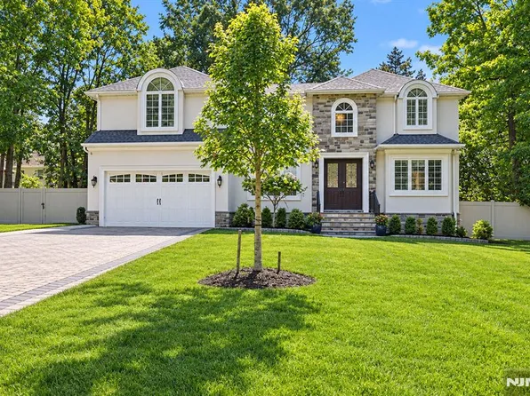 8 Ranch Lane, Closter, NJ 07624